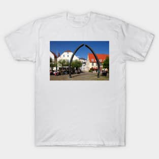Whale jaws at Utkiek, Vegesack, Bremen T-Shirt